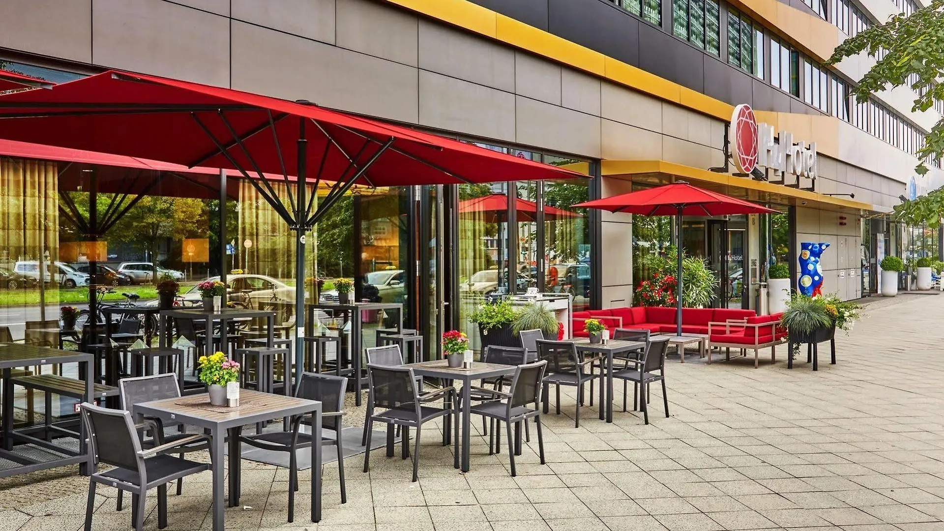 H4 Hotel Berlin Alexanderplatz 4*,  Germany