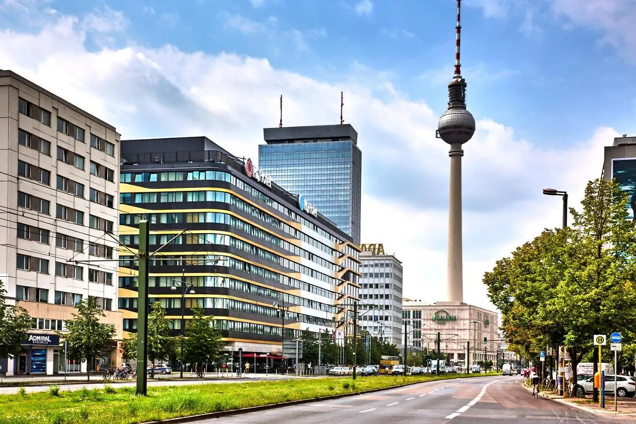 H4 Hotel Berlin Alexanderplatz Almanya