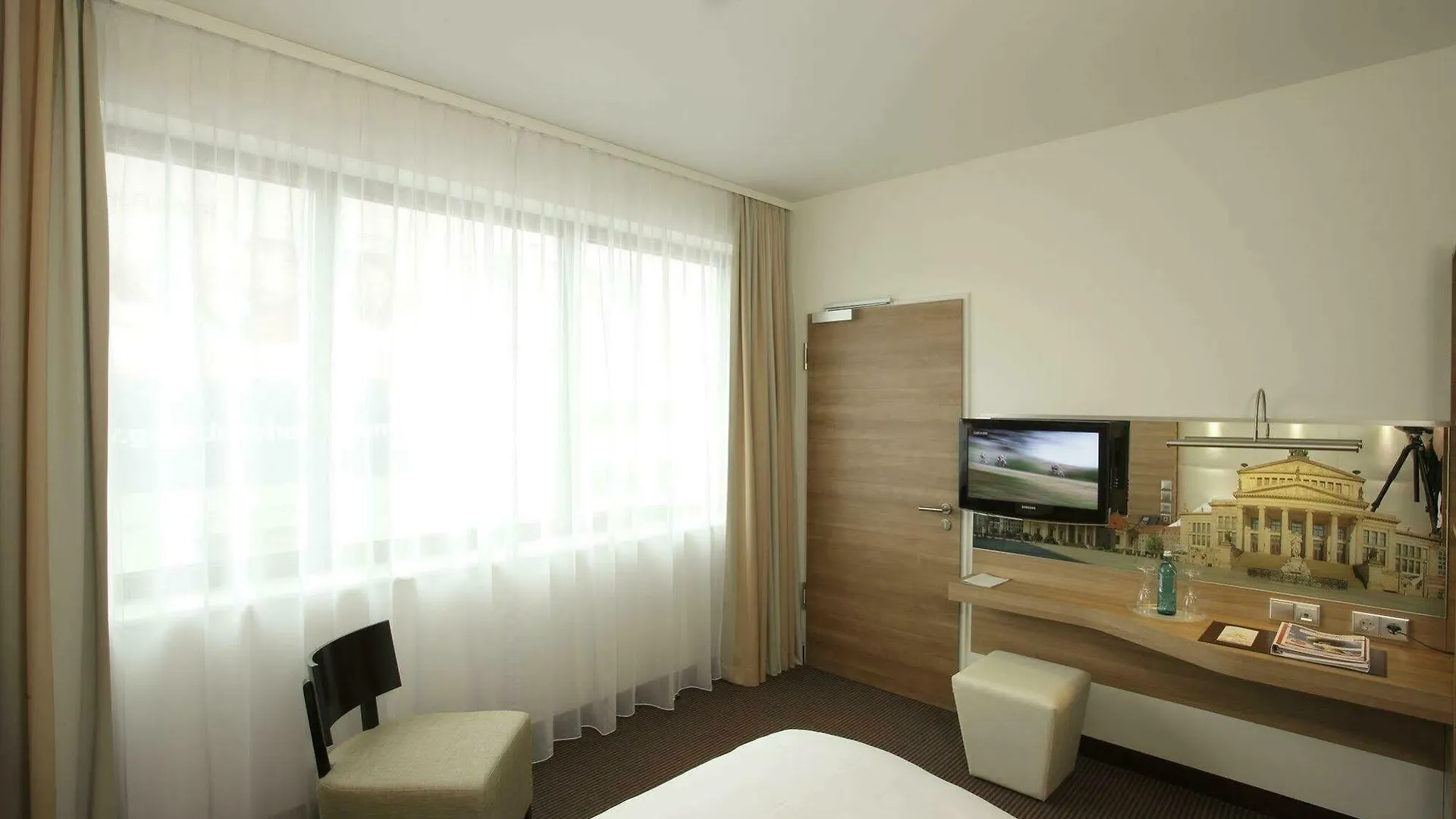 H4 Hotel Berlin Alexanderplatz 4*,  Germany